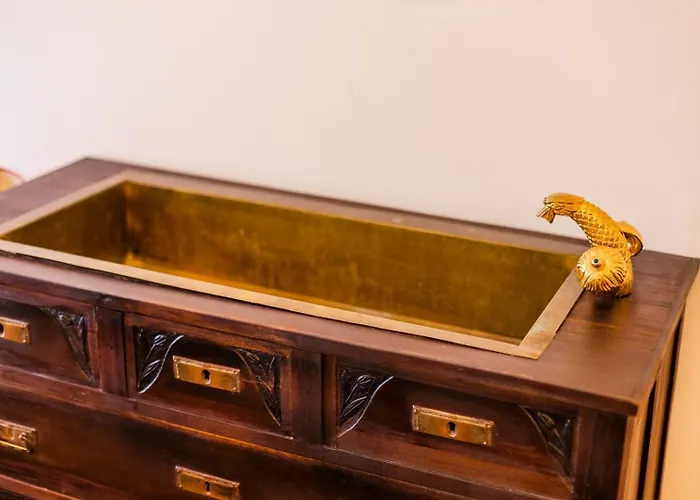 Rosarinho Cruz Invites To Atelier By The River