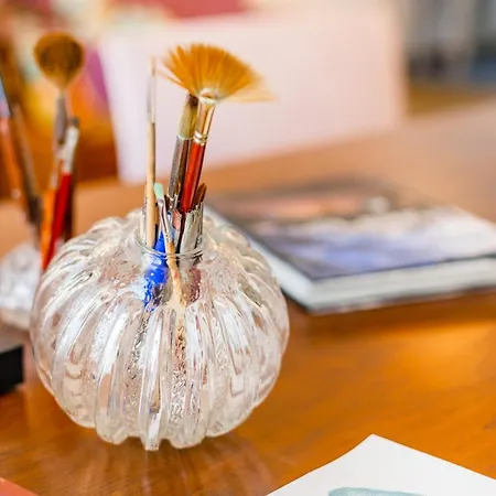 Daire Rosarinho Cruz Invites To Atelier By The River