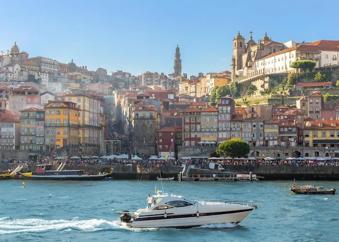 아파트 Rosarinho Cruz Invites To Atelier By The River *