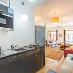 Apartment Rosarinho Cruz Invites To Atelier By The River