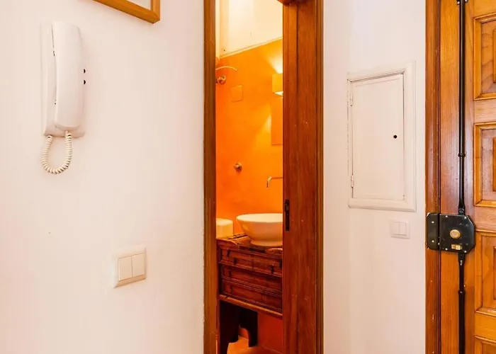 Rosarinho Cruz Invites To Atelier By The River